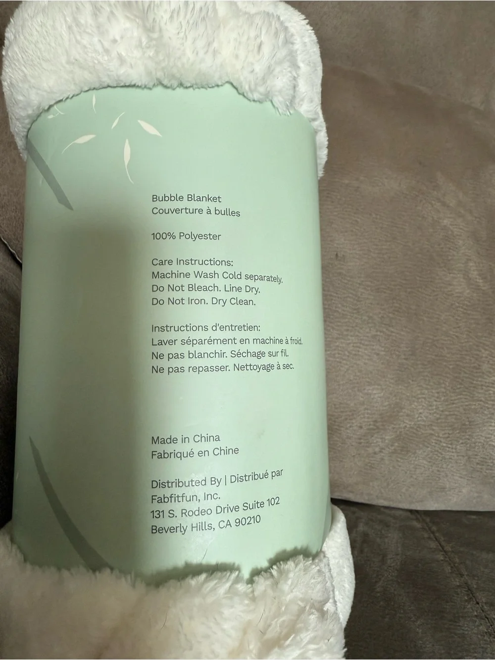 NWT HYTHE Super Soft Bubble Throw Blanket